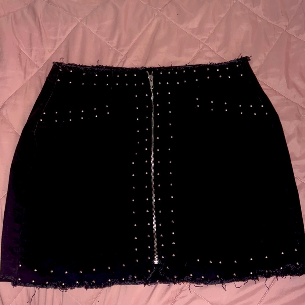 Black skirt with round studs